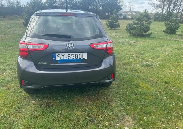 Toyota Yaris cena 52500 przebieg: 13636, rok produkcji 2020 z Świecie małe 46